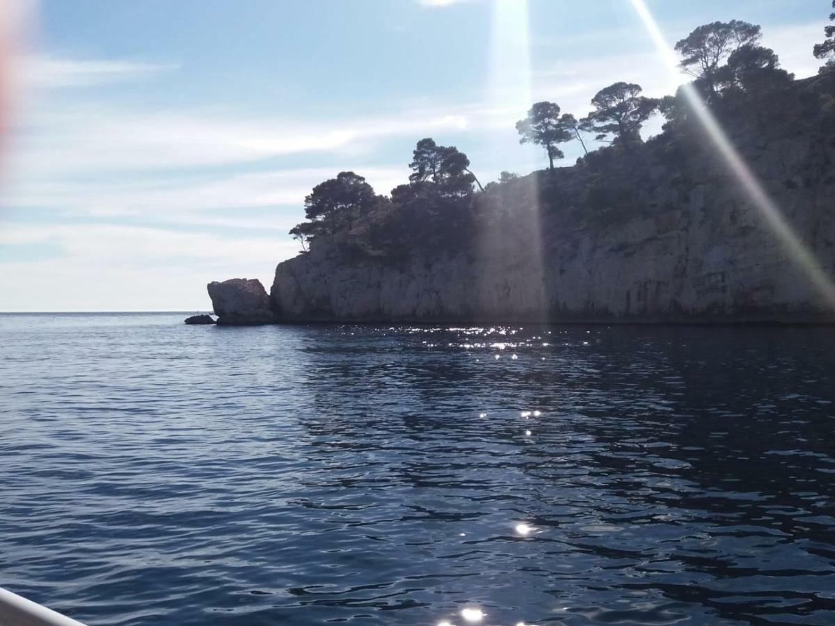 face à la mer et du port Cassis Exterior foto